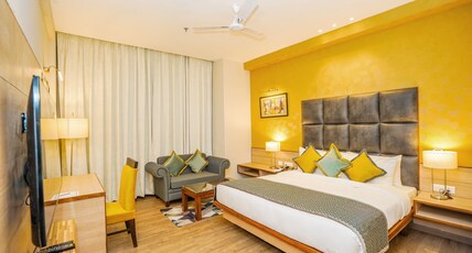 The Zenith - A Boutique Hotel by Hot Millions Room Type - Elite Rooms with Balcony The Zenith - A Boutique Hotel by Hot Millions Room Type - Elite Rooms with Balcony