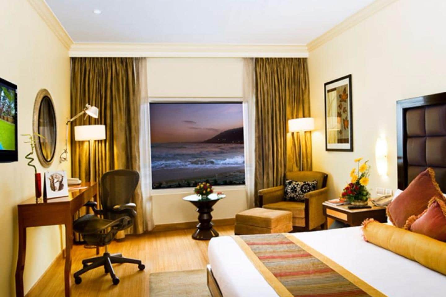 The Gateway Hotel Beach Road, Calicut - Tap to explore photos