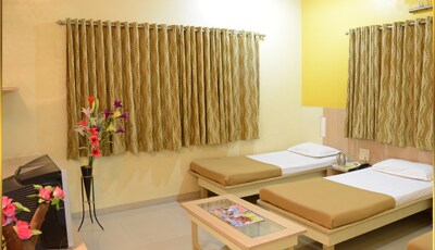 Hotel Aishwarya Palace Room Type - Family Room