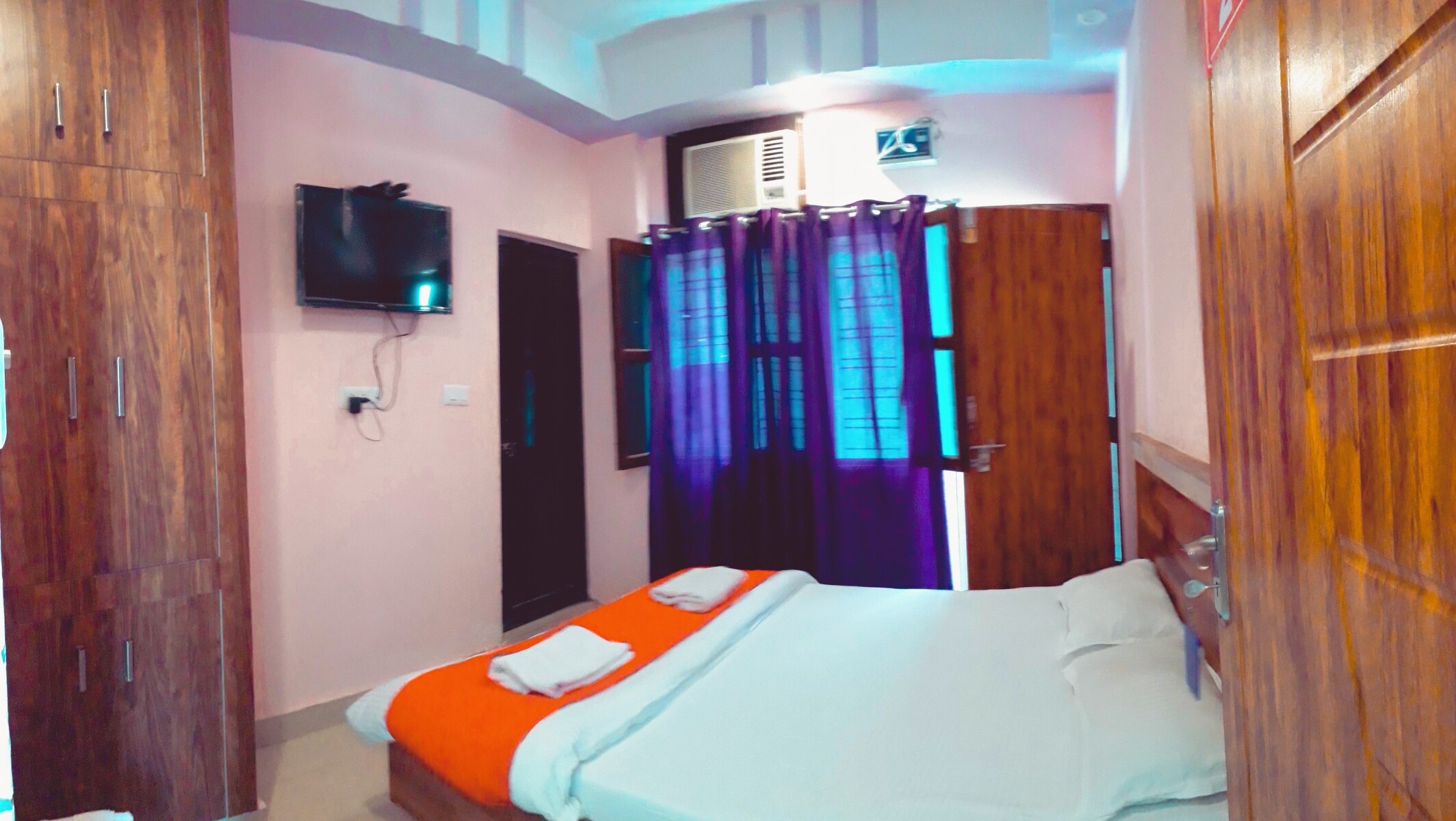 The Aradhya Gange Residency | Rooms & Wi-Fi - Tap to explore photos