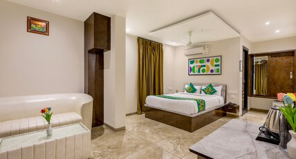 Treebo Iraa, 5 Minutes From Railway Station Room Type - Premium Room with City view