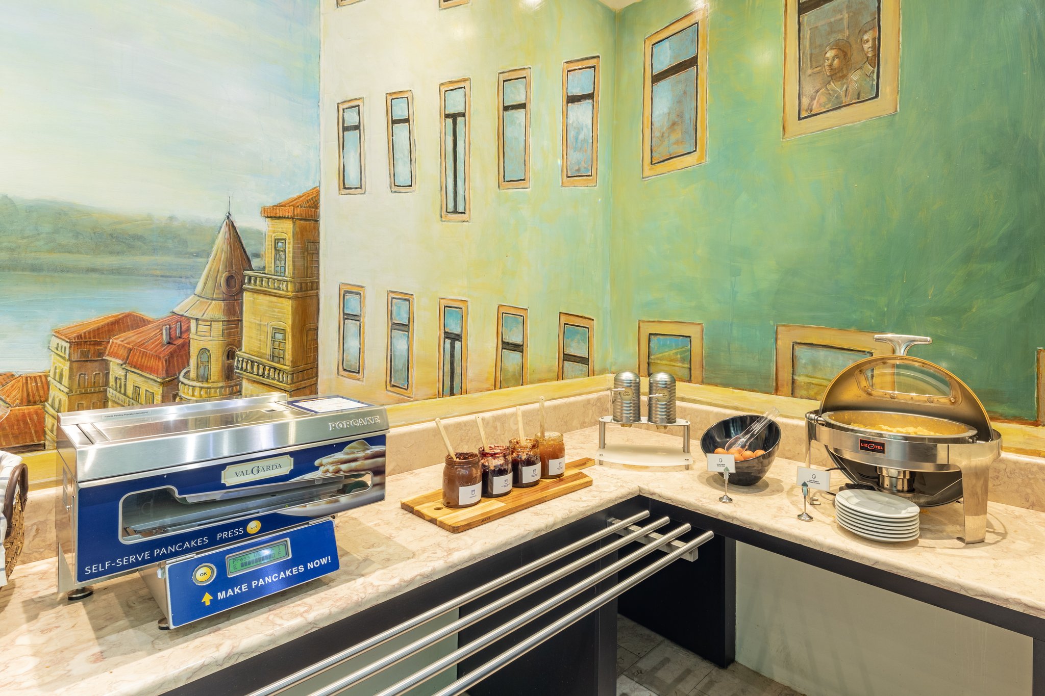 Holiday Inn Express Lisbon, Av. Liberdade - Tap to explore photos
