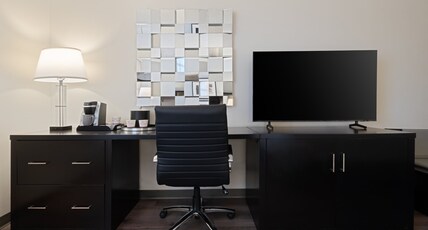 Crowne Plaza SUFFERN-MAHWAH Room Type - 1 King Standard