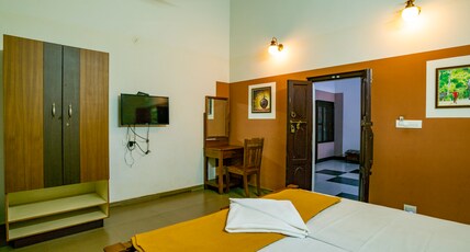 Pearl Beach Bungalow Heritage Home Room Type - Deluxe Double - Non A/c Room