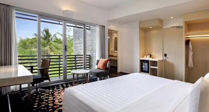 NOVOTEL PALEMBANG Room Type - Deluxe Room with 1 Super King Bed
