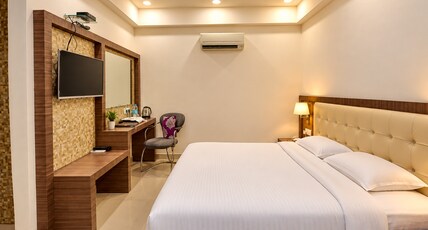 Hotel Solitaire Room Type - Deluxe Room Hotel Solitaire Room Type - Deluxe Room