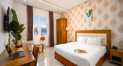 Royal Family Hotel Room Type - Superior Double Room