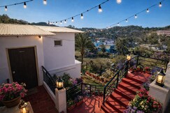 Sky Mount Villa | Valley View Villa | 10 mins from Nakki Lake