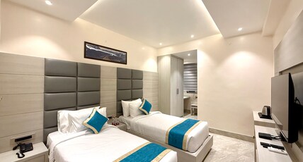 THE LANDMARK RADIANT HOTEL Room Type - STANDARD ROOM