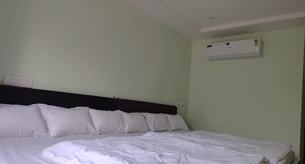 JAIN HOTEL SADHYA PALACE Room Type - Bedroom 13