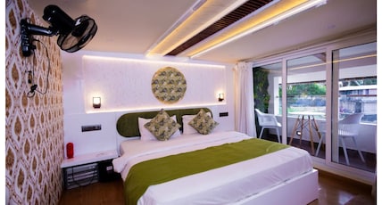 Whispering Waters Houseboat Room Type - The Maharaja Balcony Suite - Private Room In Sharing Houseboat With Attached Balcony ( AC time 09 PM Whispering Waters Houseboat Room Type - The Maharaja Balcony Suite - Private Room In Sharing Houseboat With Attached Balcony ( AC time 09 PM