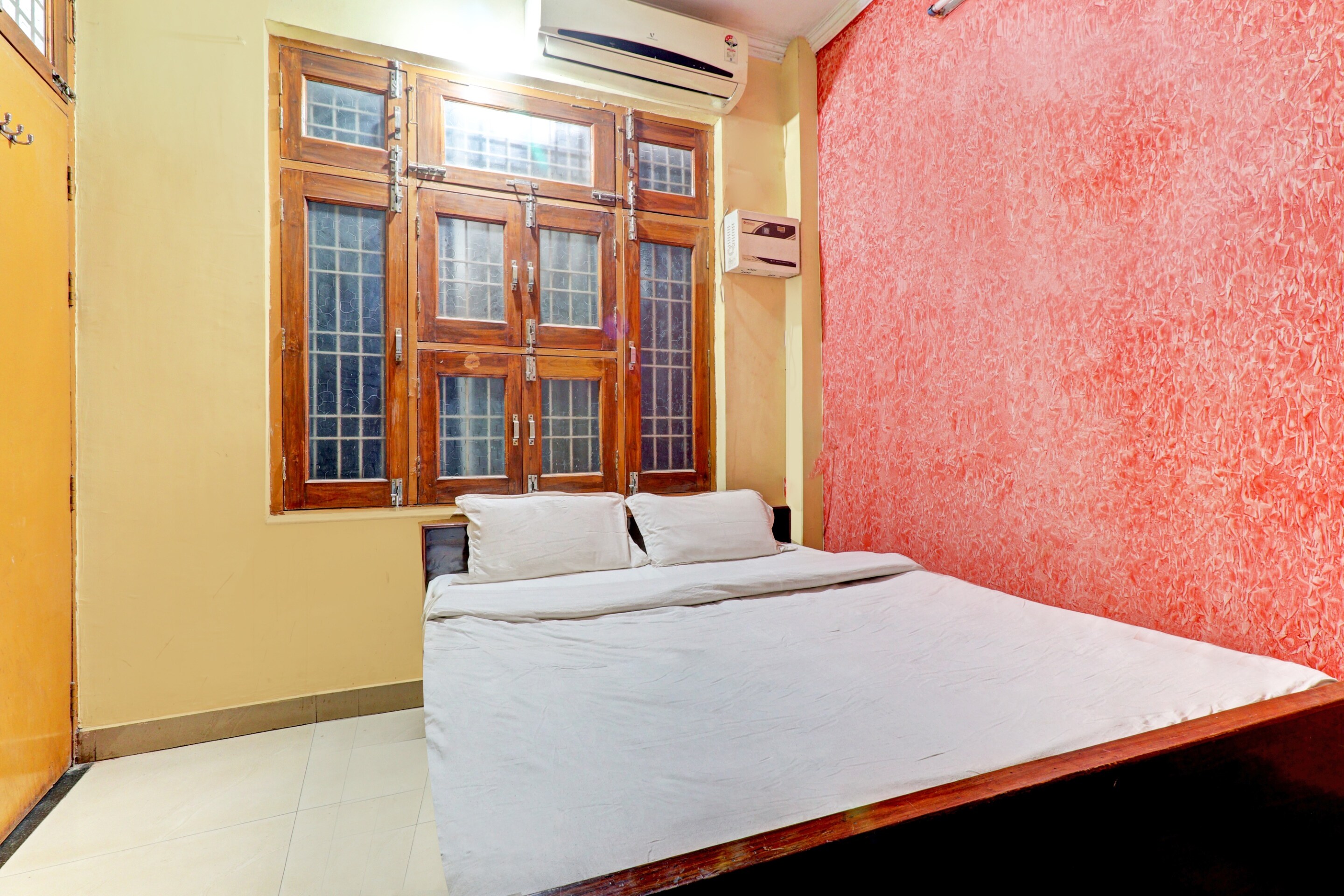 Hotel O Royal - Tap to explore photos