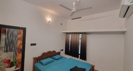 Bunkmonk Hostel Room Type - AC Private Room