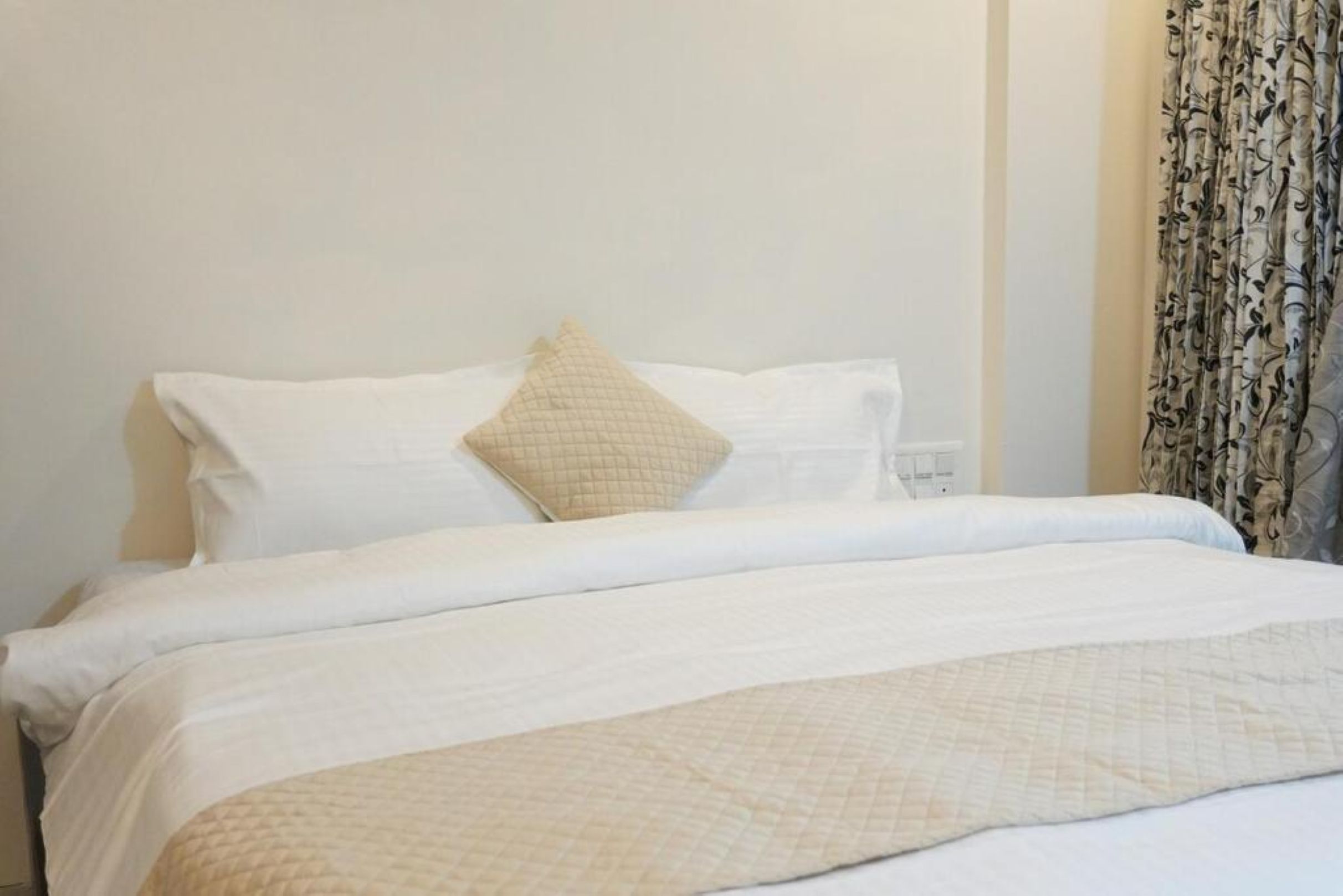 Luxury Quiet 3 bedroom homestay in Nasik - Tap to explore photos