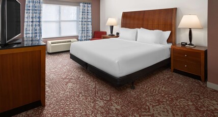 Hilton Garden Inn Milford Room Type - 1 KING BED 1BDRM SUITE