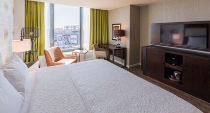Hampton Inn & Suites Washington, D.C. - Navy Yard Room Type - 1KING NONSMOKING