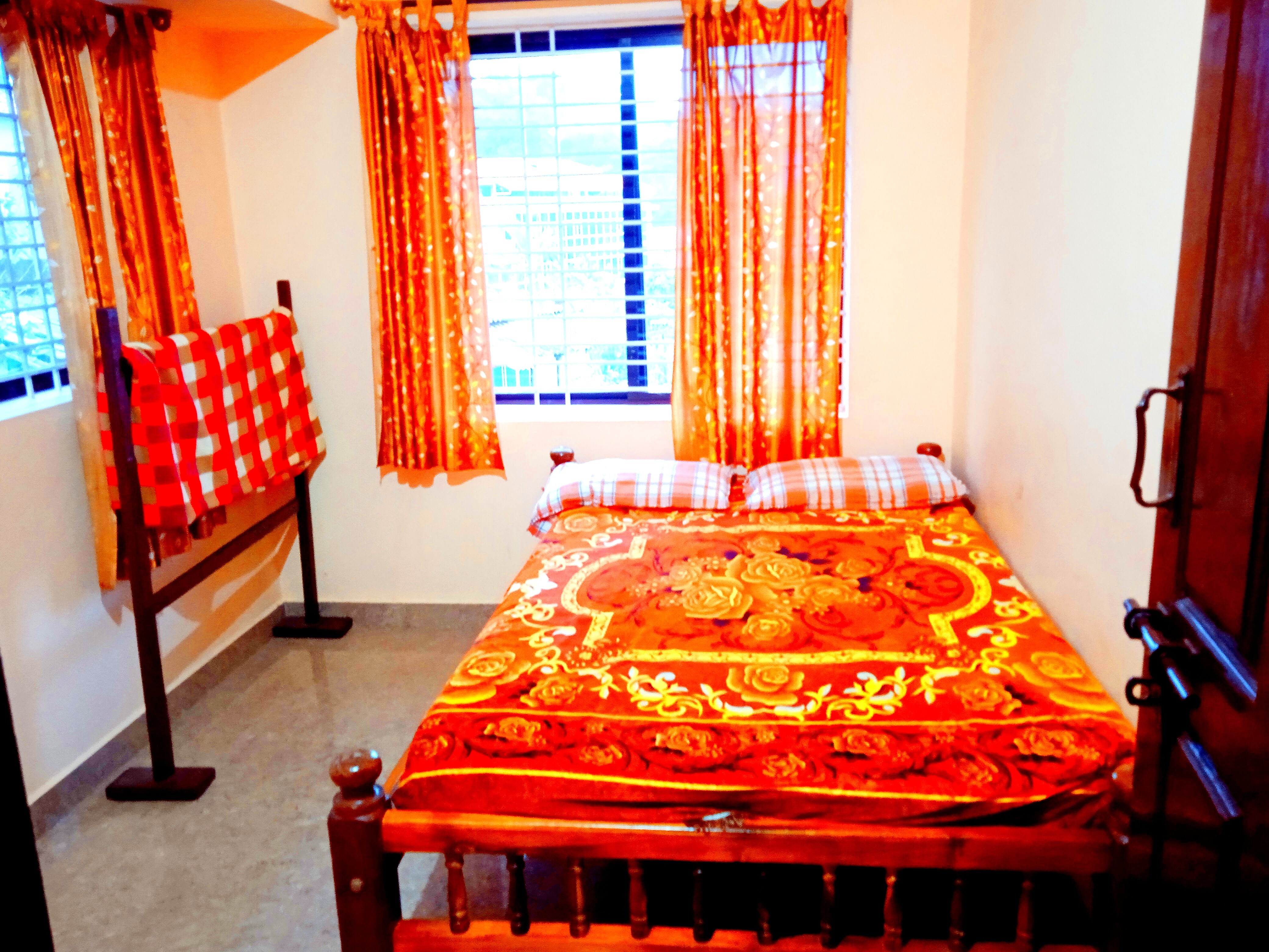 AB's Mountain View - Family Homestay - Tap to explore photos