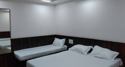Hotel Parth Palace Room Type - A.C. Deluxe 4 Bed