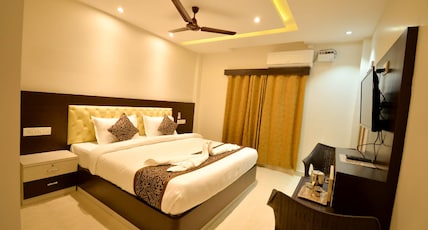 Hotel MountView Pristine Room Type - Deluxe AC Room Hotel MountView Pristine Room Type - Deluxe AC Room