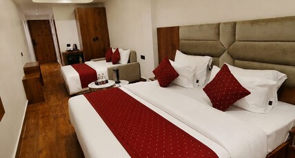 Hotel Varanasi Ganges Room Type - Luxury Room with Balcony Hotel Varanasi Ganges Room Type - Luxury Room with Balcony