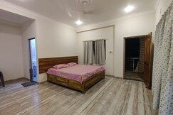 Kausalya Homestay Near Railway Station  & Beach