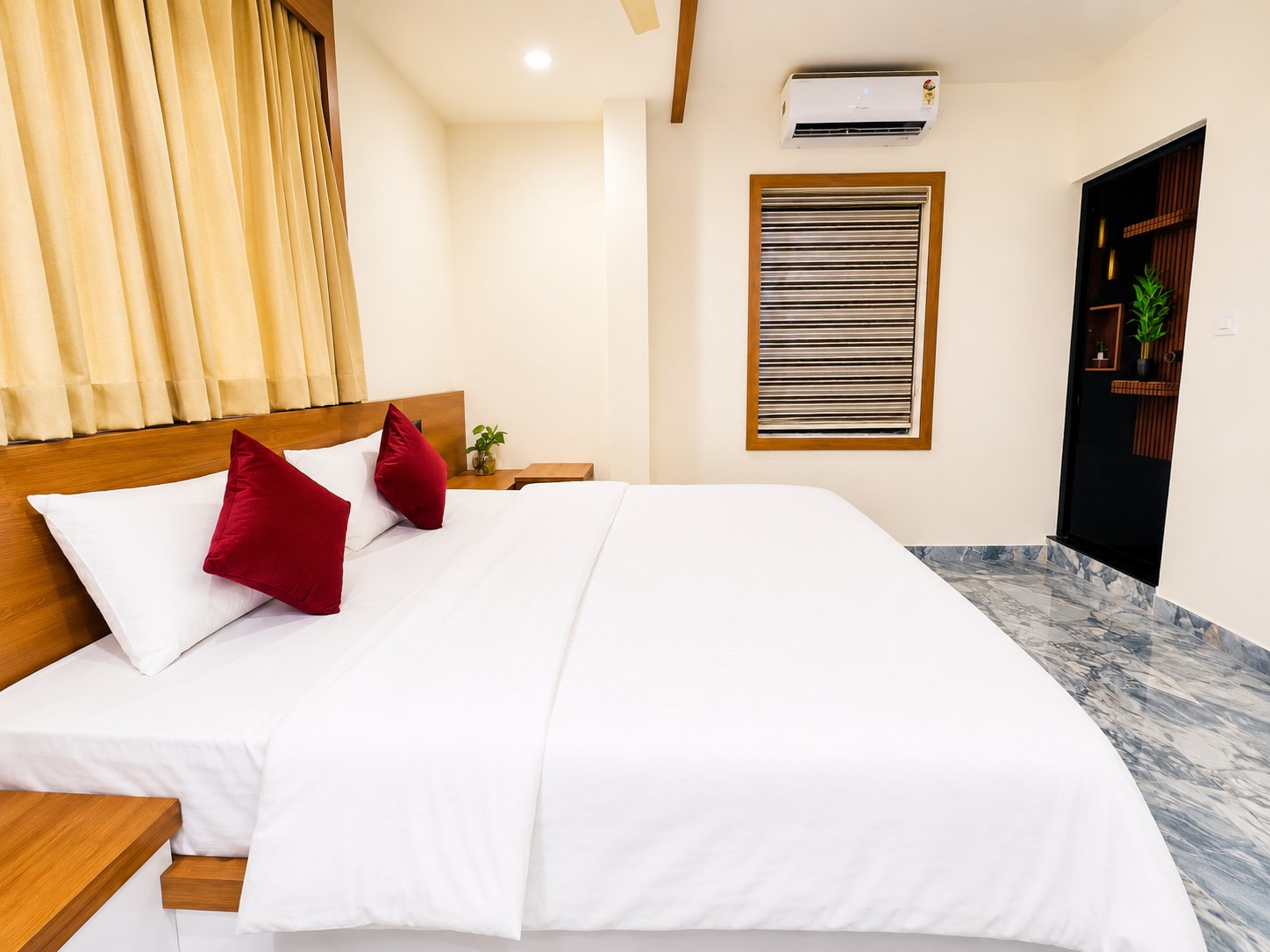 Vilstay Go Malabar Comfort Rooms - Tap to explore photos