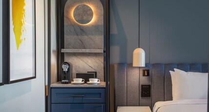 voco Melbourne Central, an IHG Hotel Room Type - 1 King Bed Premium Bath High Floor