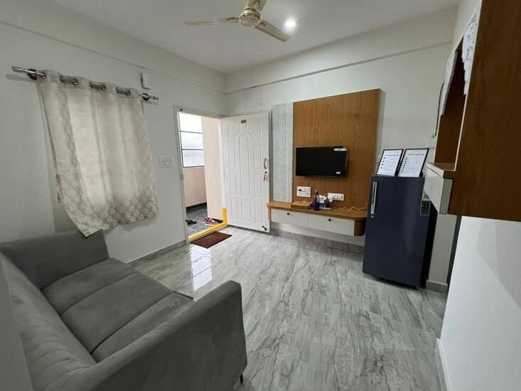 RENTO LOTUS SERVICE APARTMENT - Tap to explore photos