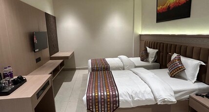 Hotel The Royal Keshar Room Type - Deluxe King Bed with Hill View
