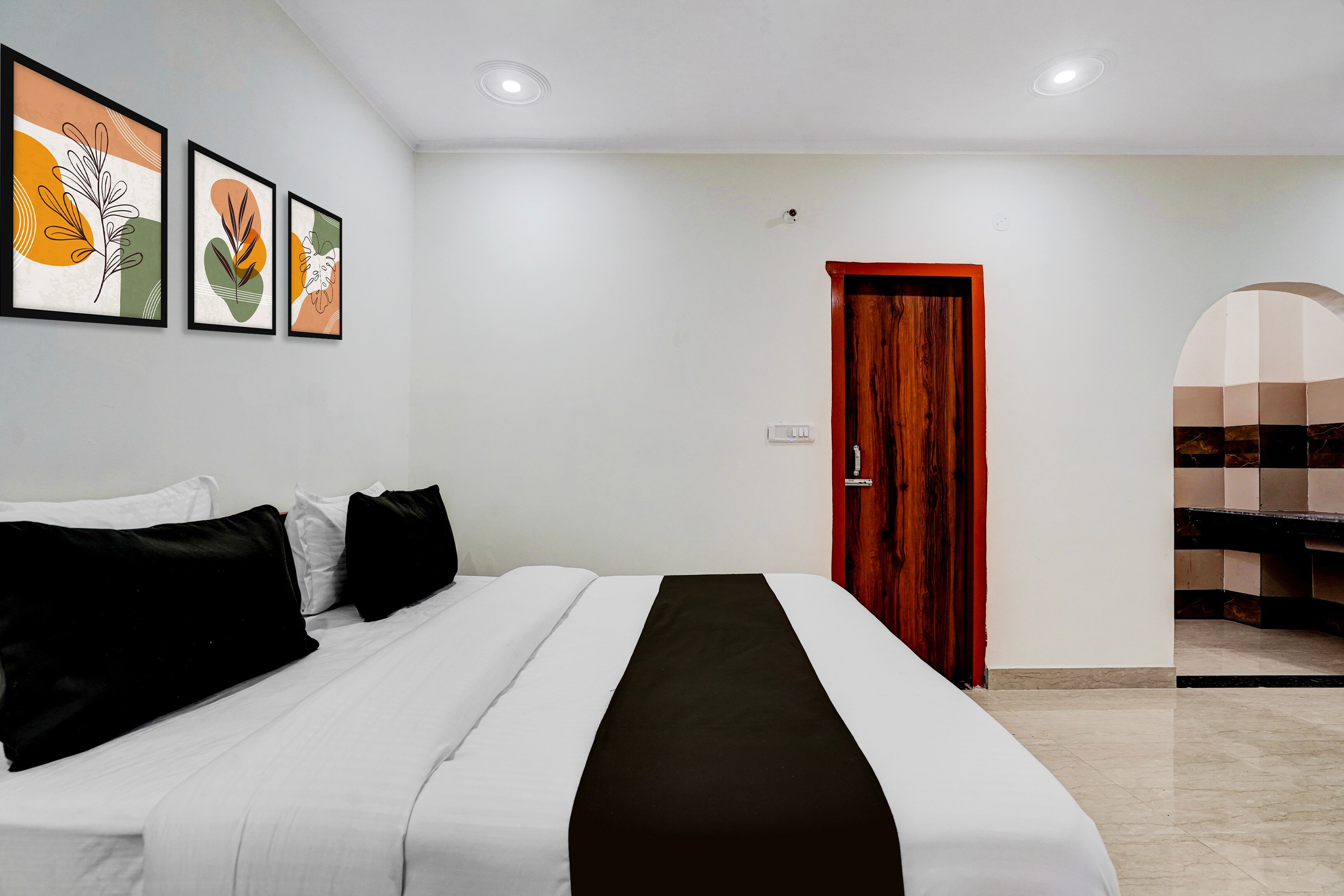 Hotel O rudra paradise - Tap to explore photos