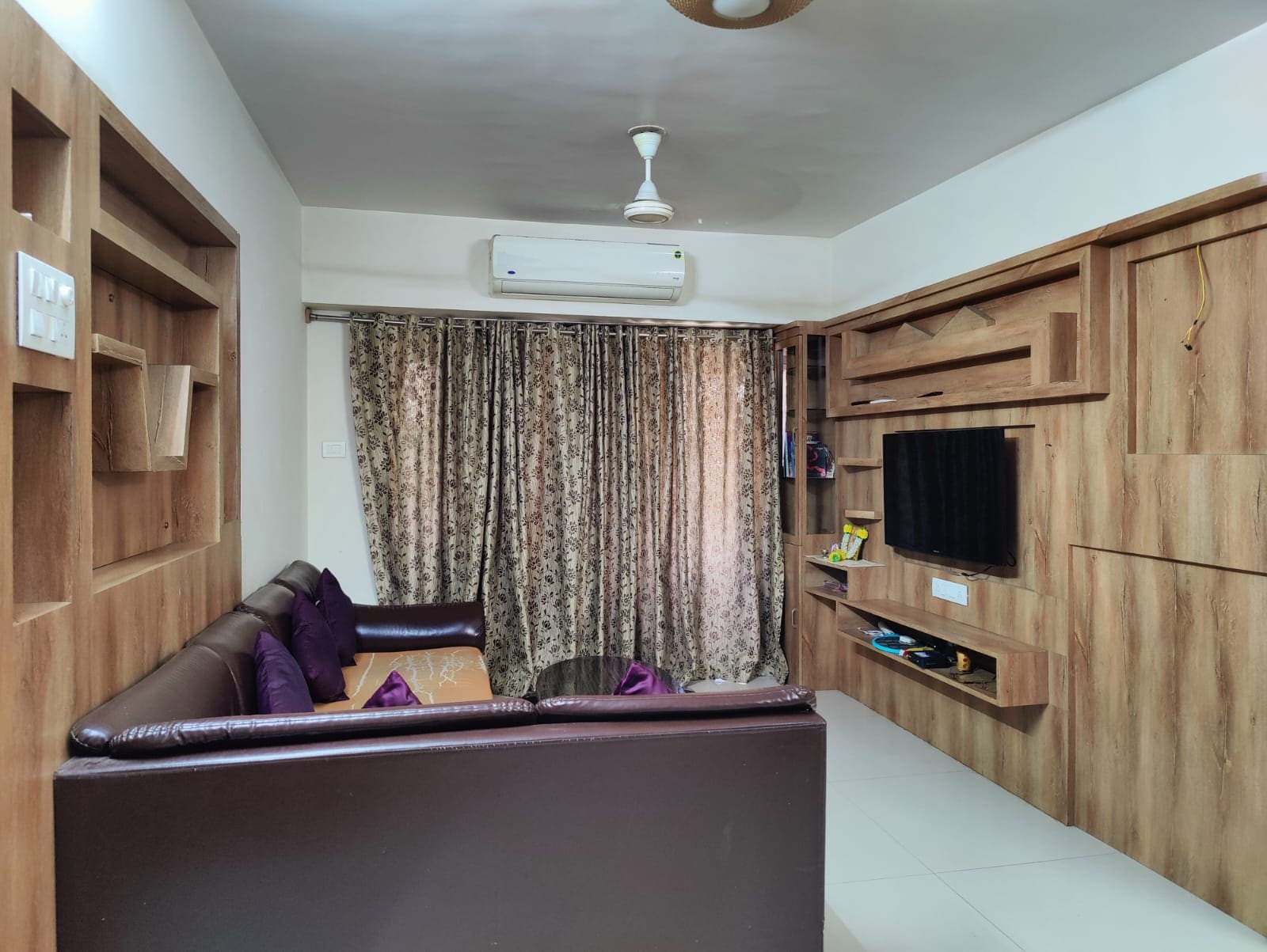 Zenith Shared Apartments in 2BHK Bandra - Tap to explore photos