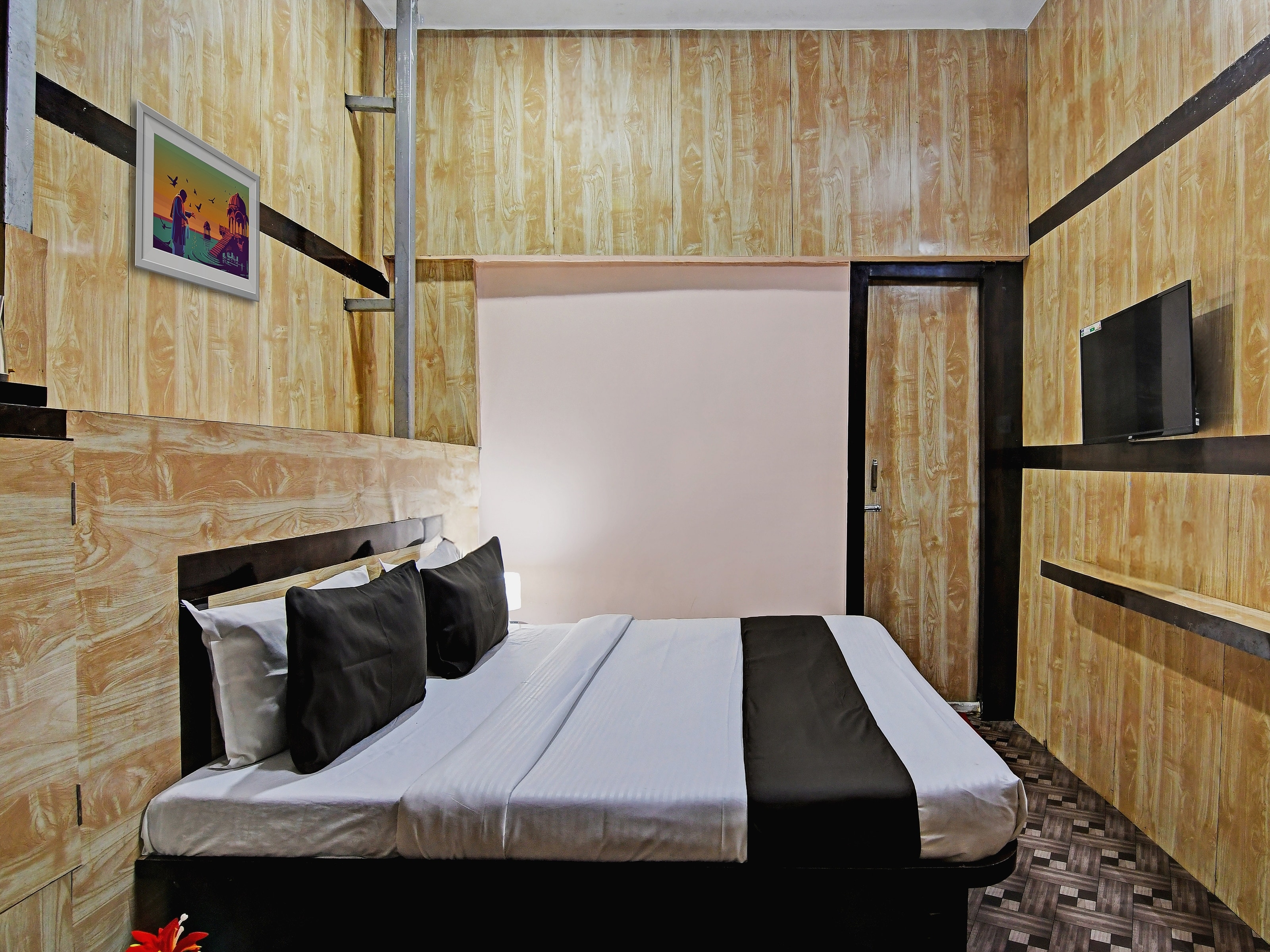Hotel O Dash Living - Tap to explore photos