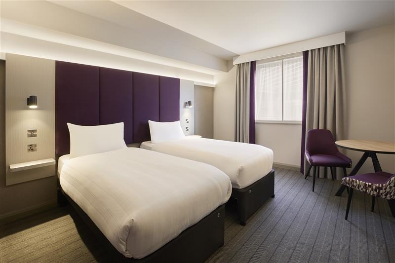 Premier Inn London Holborn - Tap to explore photos