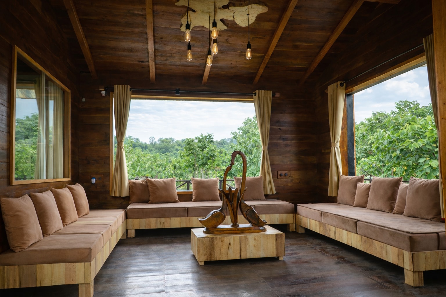 Whispering Woods Chalet - Tap to explore photos