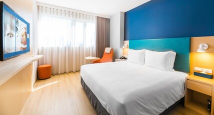 Holiday Inn Express TAICHUNG FENGCHIA Room Type - 1 King Standard