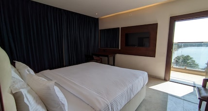 Hotel Mayura Presidency Room Type - Suite Room with Balcony, LakeView Hotel Mayura Presidency Room Type - Suite Room with Balcony, LakeView