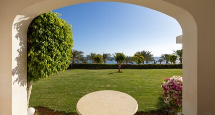 Continental Plaza Beach Resort Room Type - 2 Twin Standard Seafront Beach Access Balcony