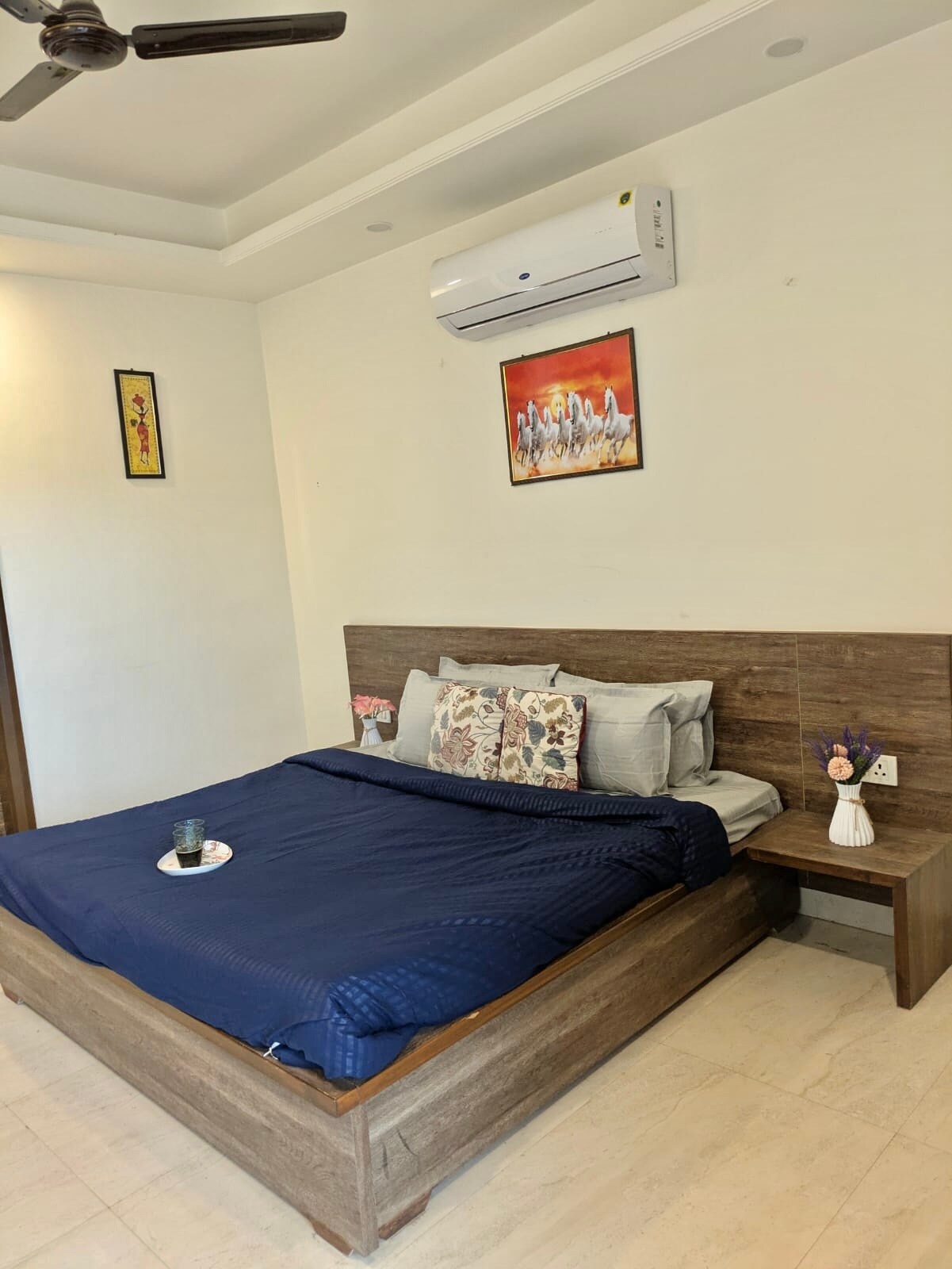 Luxury 2 BHK with Mountain view - Tap to explore photos