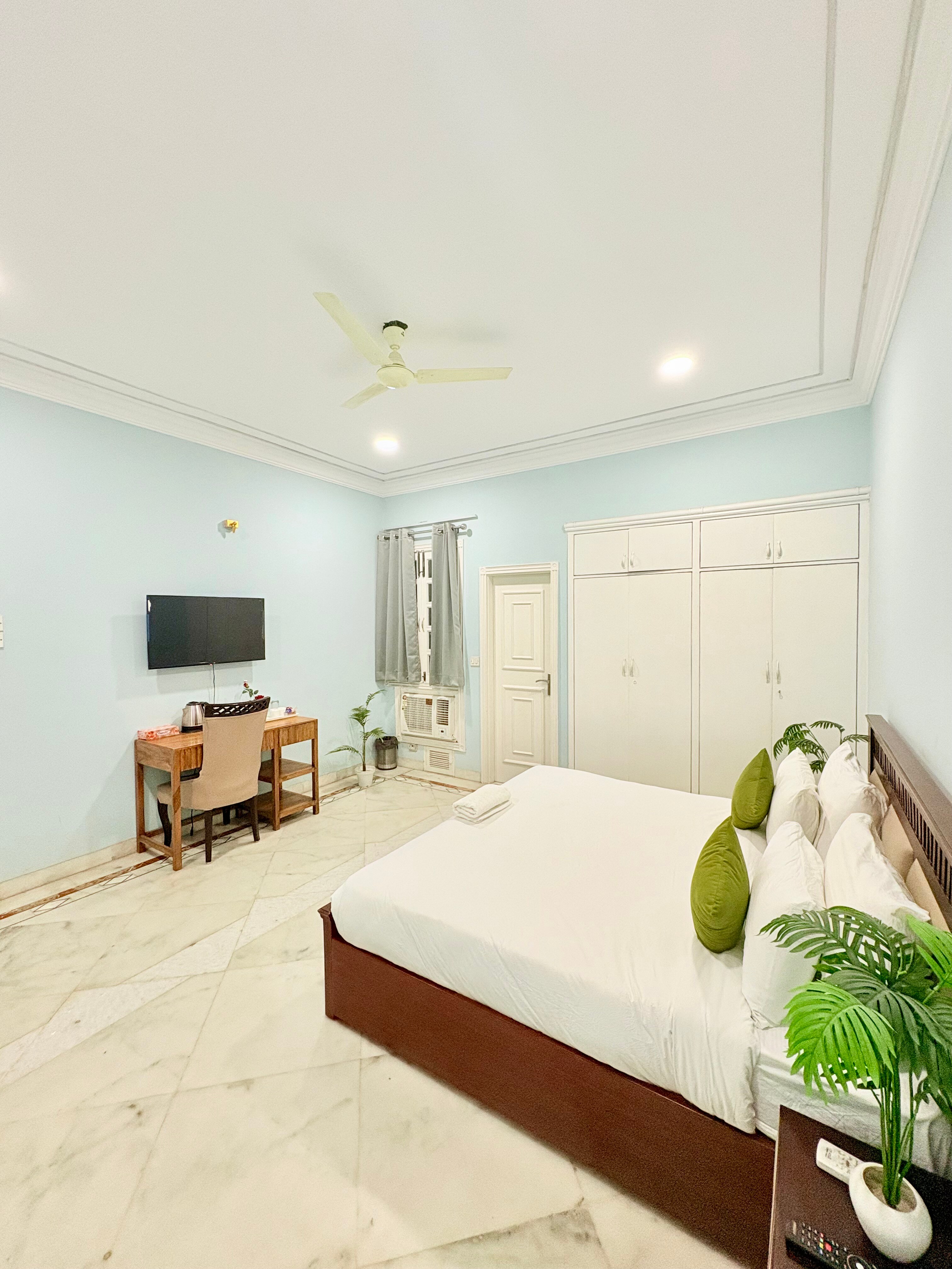 Gulmohar Residency Hauz khas - Tap to explore photos