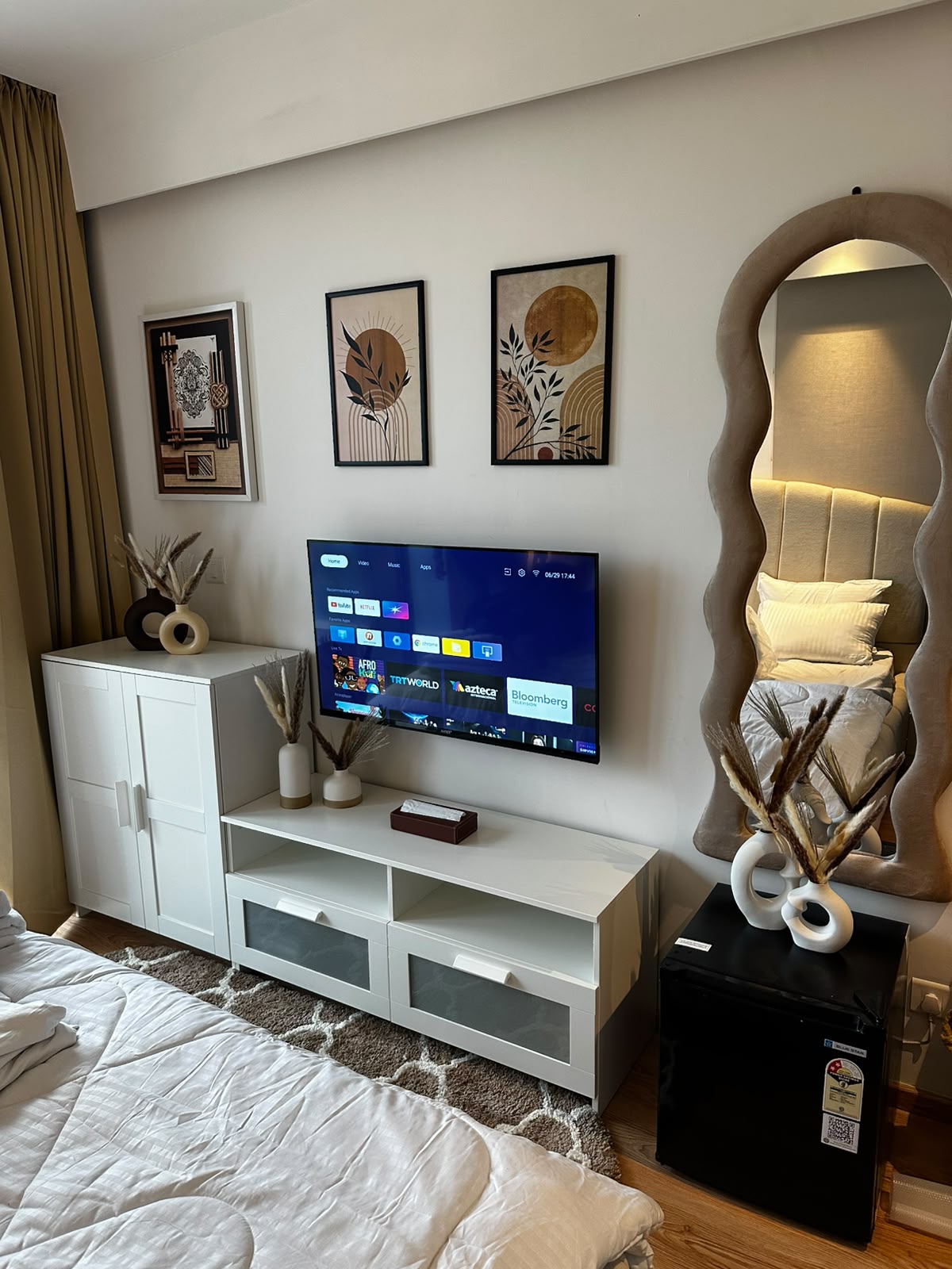 Rover Inn | Modern Apartments Near Golf Course Extension Road - Tap to explore photos