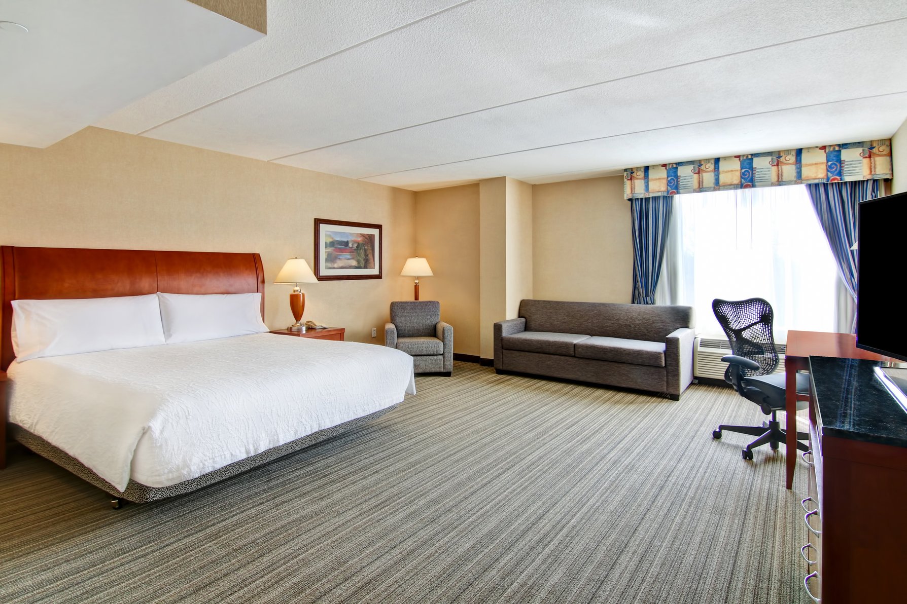 Hilton Garden Inn Toronto/Burlington - Tap to explore photos