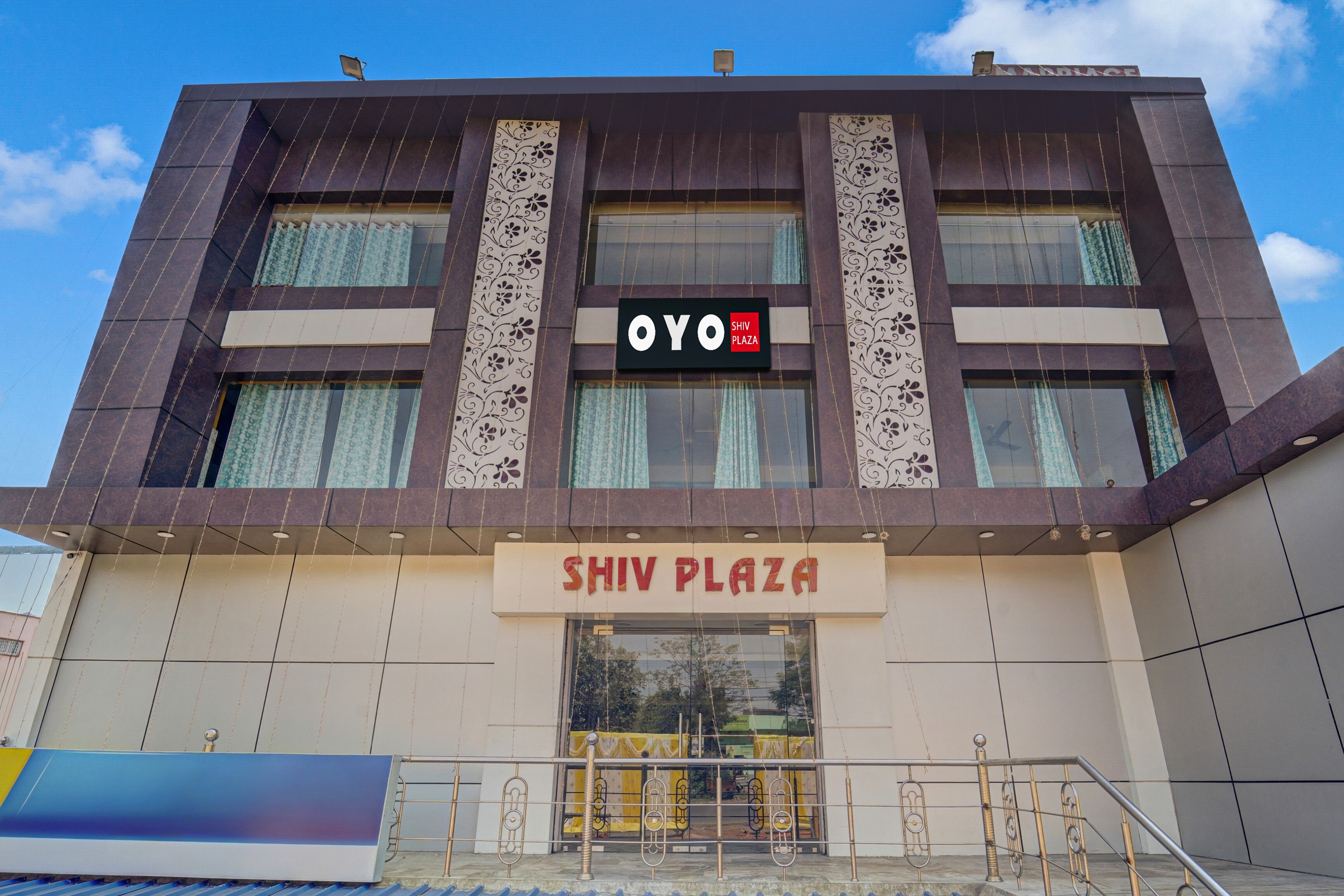 Hotel O SHIV PLAZA - Tap to explore photos