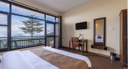 The Prakriti Retreat Kufri Shimla Room Type - King Room with Balcony ( Mountain View )