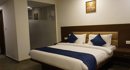 The King's Hotel Room Type - Luxury Room with Balcony
