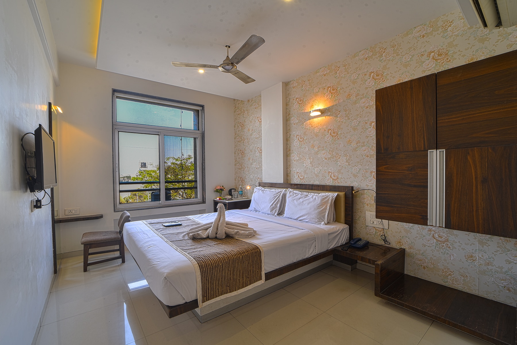 Hotel Sri Sri Executive - Tap to explore photos