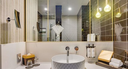 SOFITEL WELLINGTON Room Type - LUXURY ROOM, Club Sofitel Access, 1 King Bed