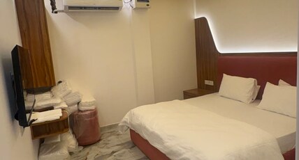 Hotel Sudesh Room Type - Bedroom 204