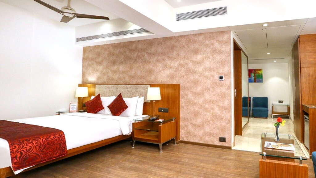7 Apple Hotel - Viman Nagar, Pune - Tap to explore photos