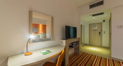 Hampton By Hilton Iasi Room Type - KING PREMIUM FAMILY ROOM