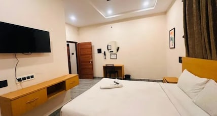 FabHotel Elvilla Mode Town Room Type - Deluxe Room